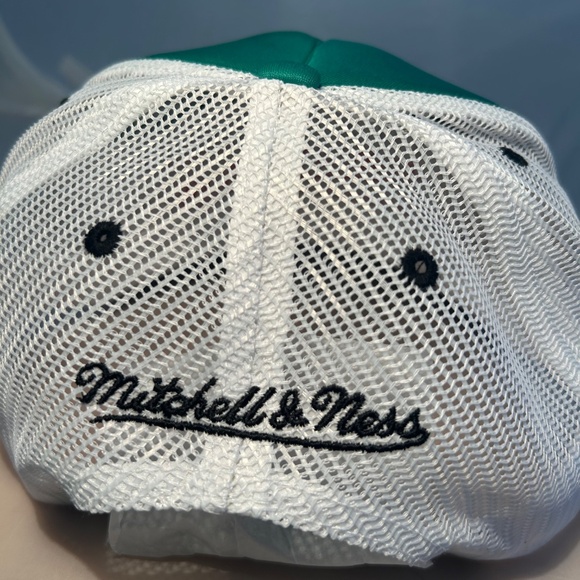 Mitchell & Ness NFL Philadelphia Eagles Snapback Trucker Cap NWT - Picture 4 of 5